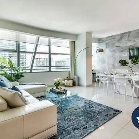 Luxury 3 Bedroom Full Service Condo